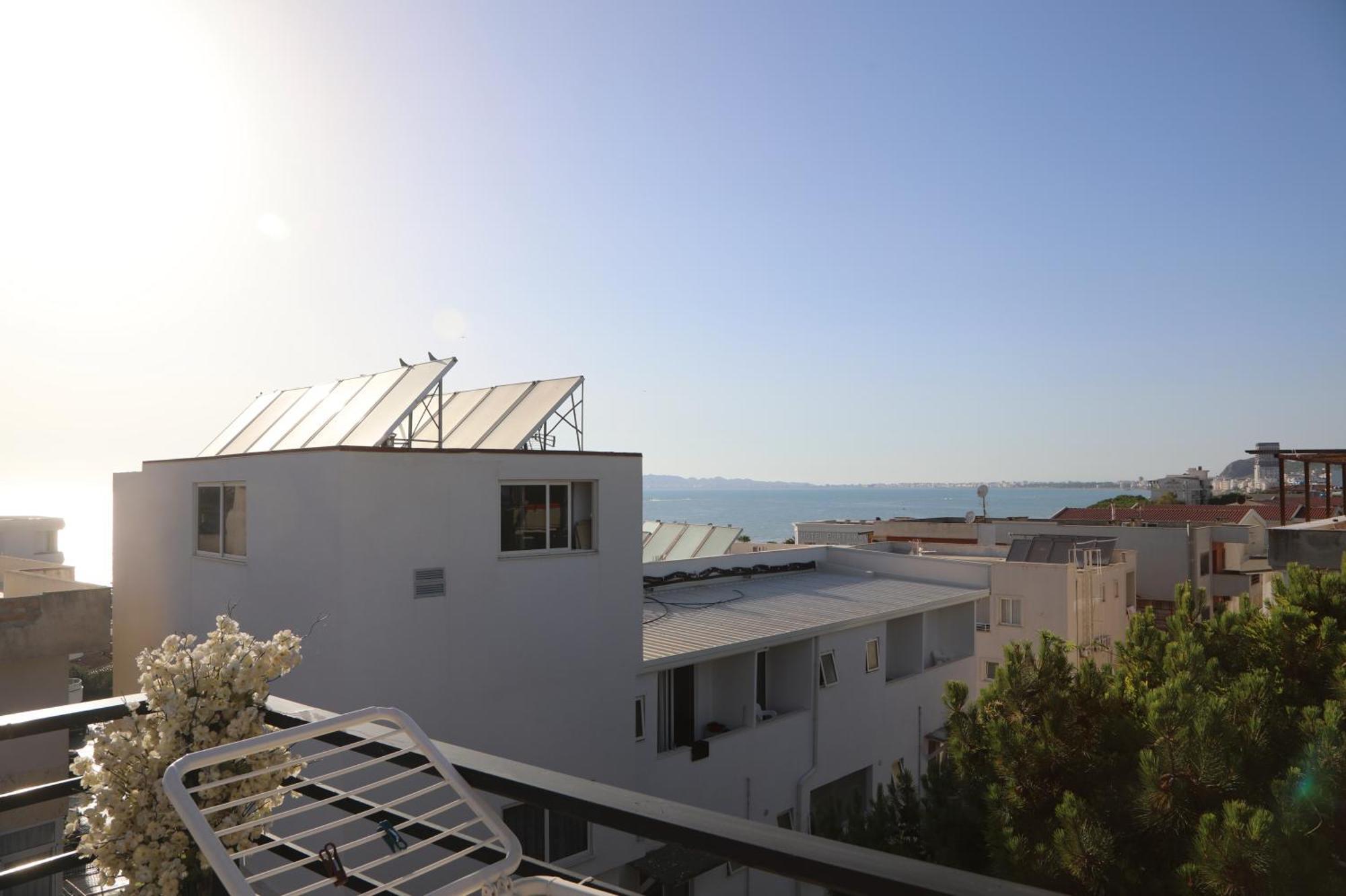 Sea View *